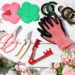 Multi-Piece Floral Tool Gift Set With Rose Thorn Stripper And Pruning Shears